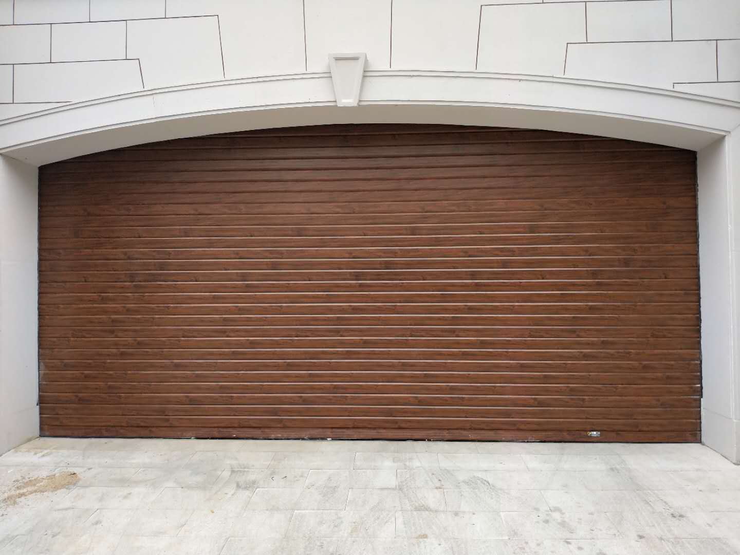 卷簾門(mén)廠(chǎng)家教你車(chē)庫(kù)門(mén)遙控器如何對(duì)碼